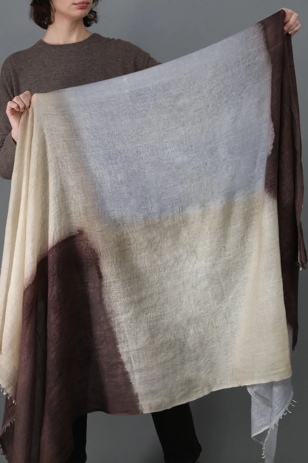 NATURAL GOLD SCARF IN HAND DYED CASHMERE