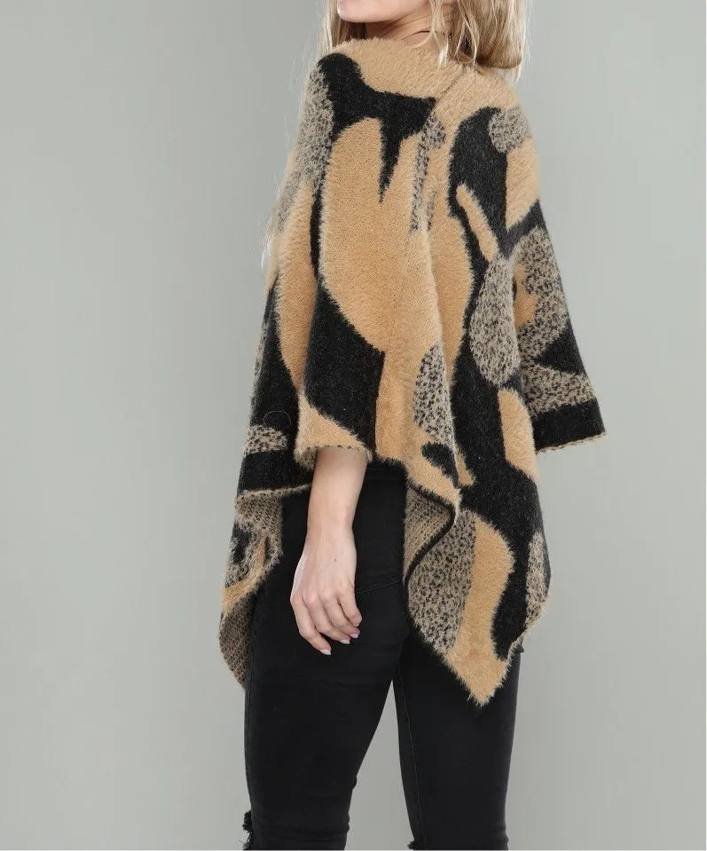 Poncho Tan/Black Abstract Print