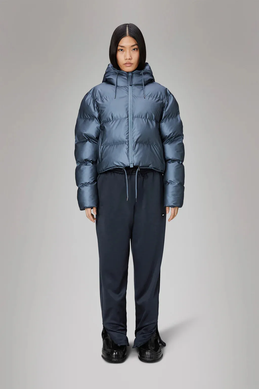 W Alta Cropped Puffer Jacket in Bay Blue